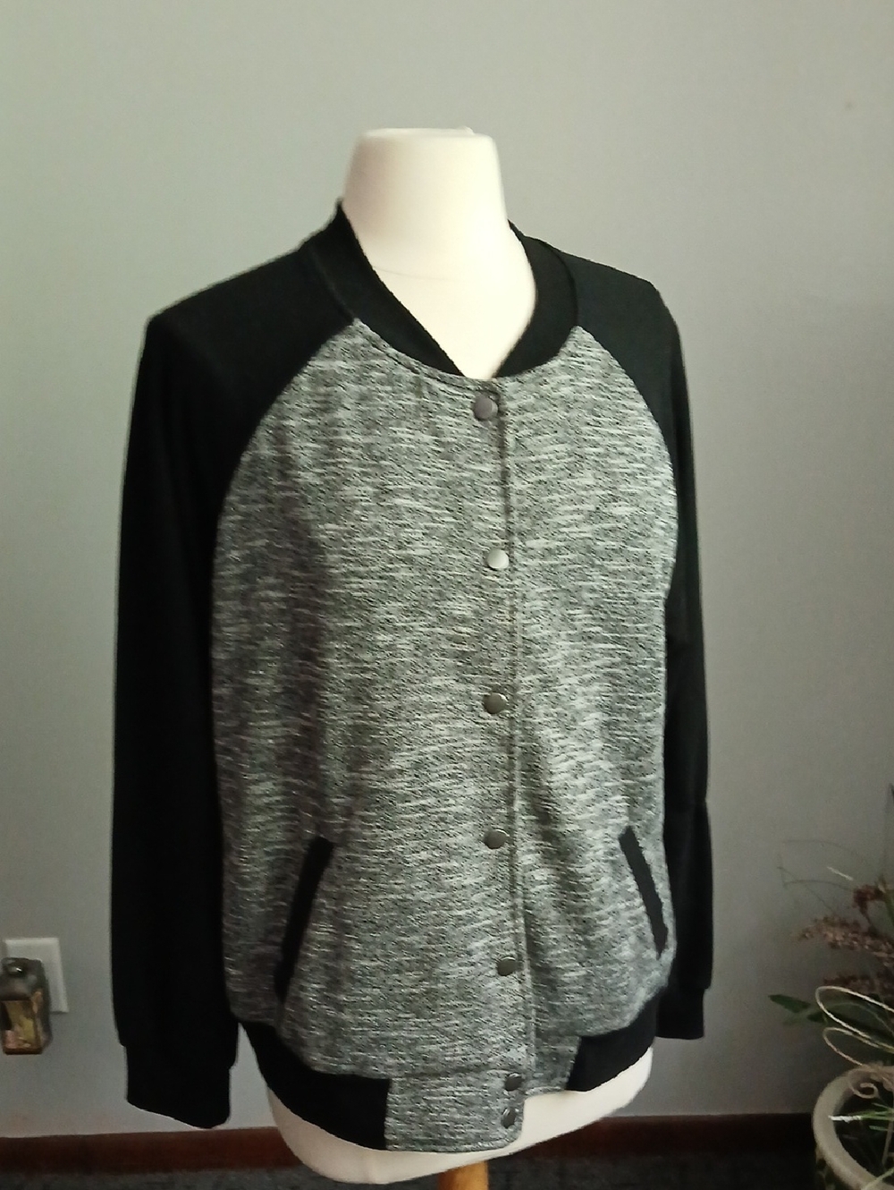 Forever 21 Black & Heather Gray Raglan Varsity Jacket